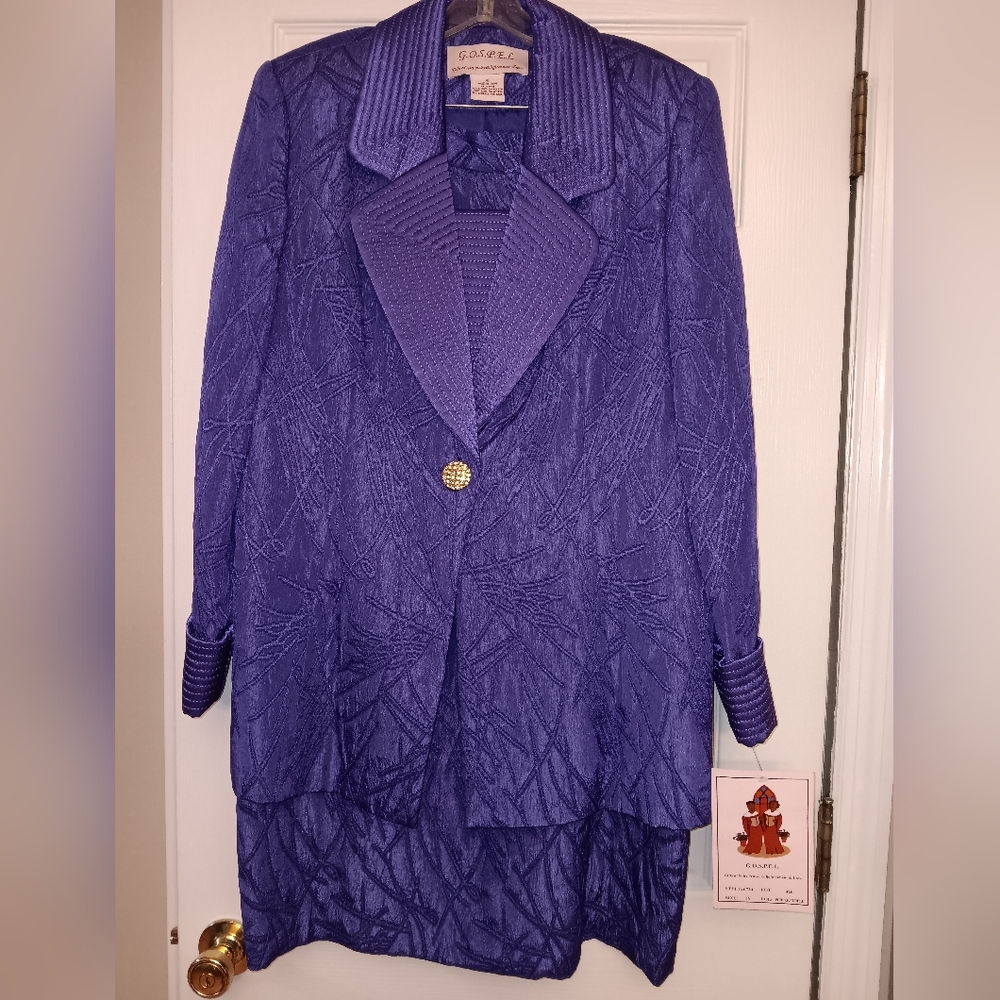 **NEW ** w/ Tag- Purple Woman's Suit With Long Skirt